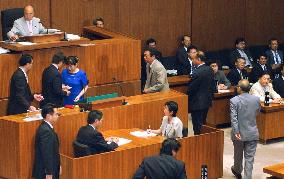 (3)Nagano assembly OKs no-confidence motion against Tanaka